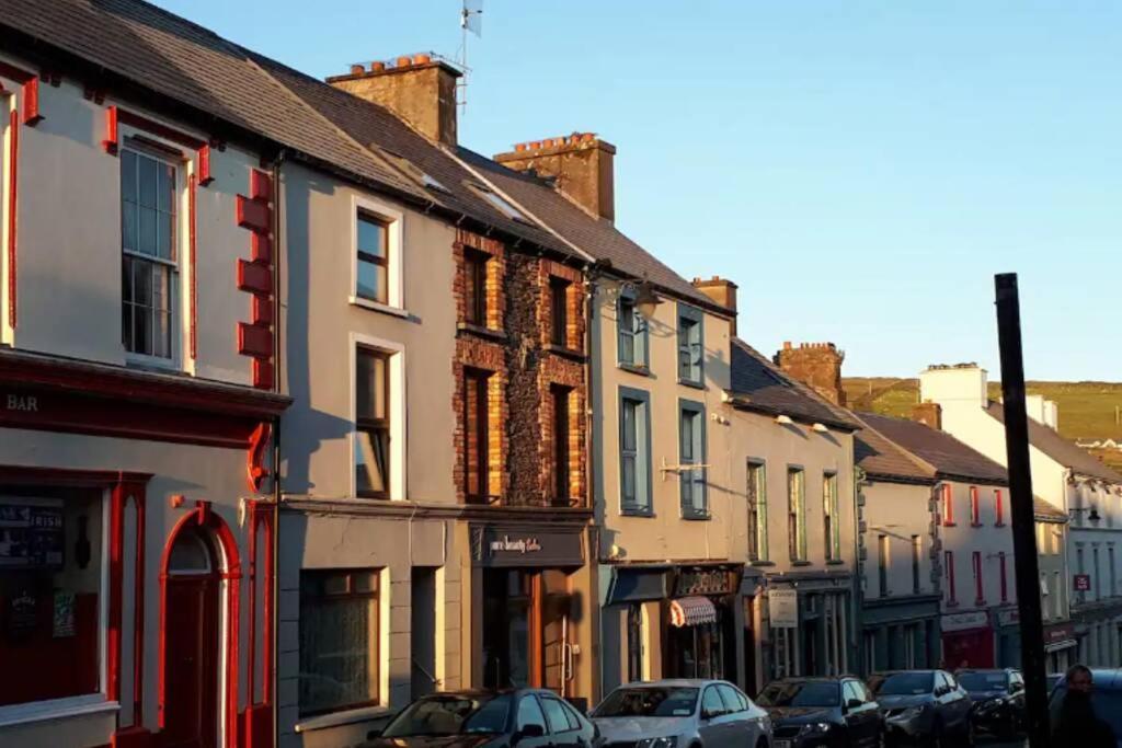 Centre Of Dingle Town - Luxury Holiday Apartment 외부 사진