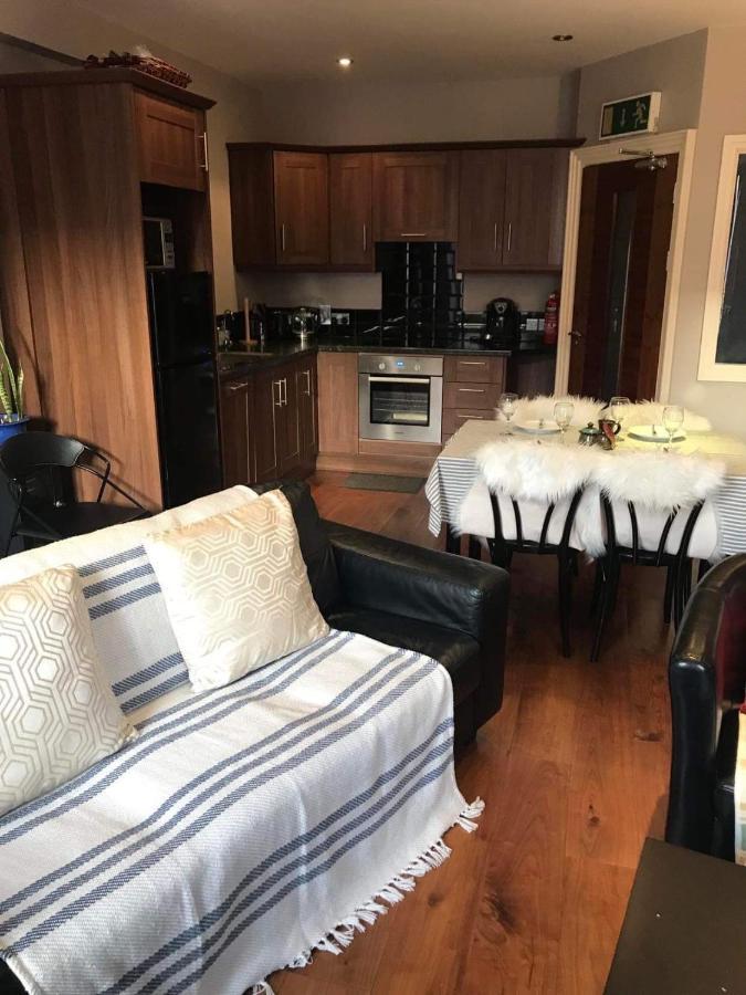 Centre Of Dingle Town - Luxury Holiday Apartment 외부 사진