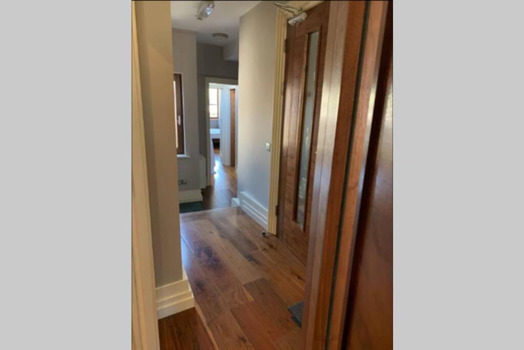 Centre Of Dingle Town - Luxury Holiday Apartment 외부 사진